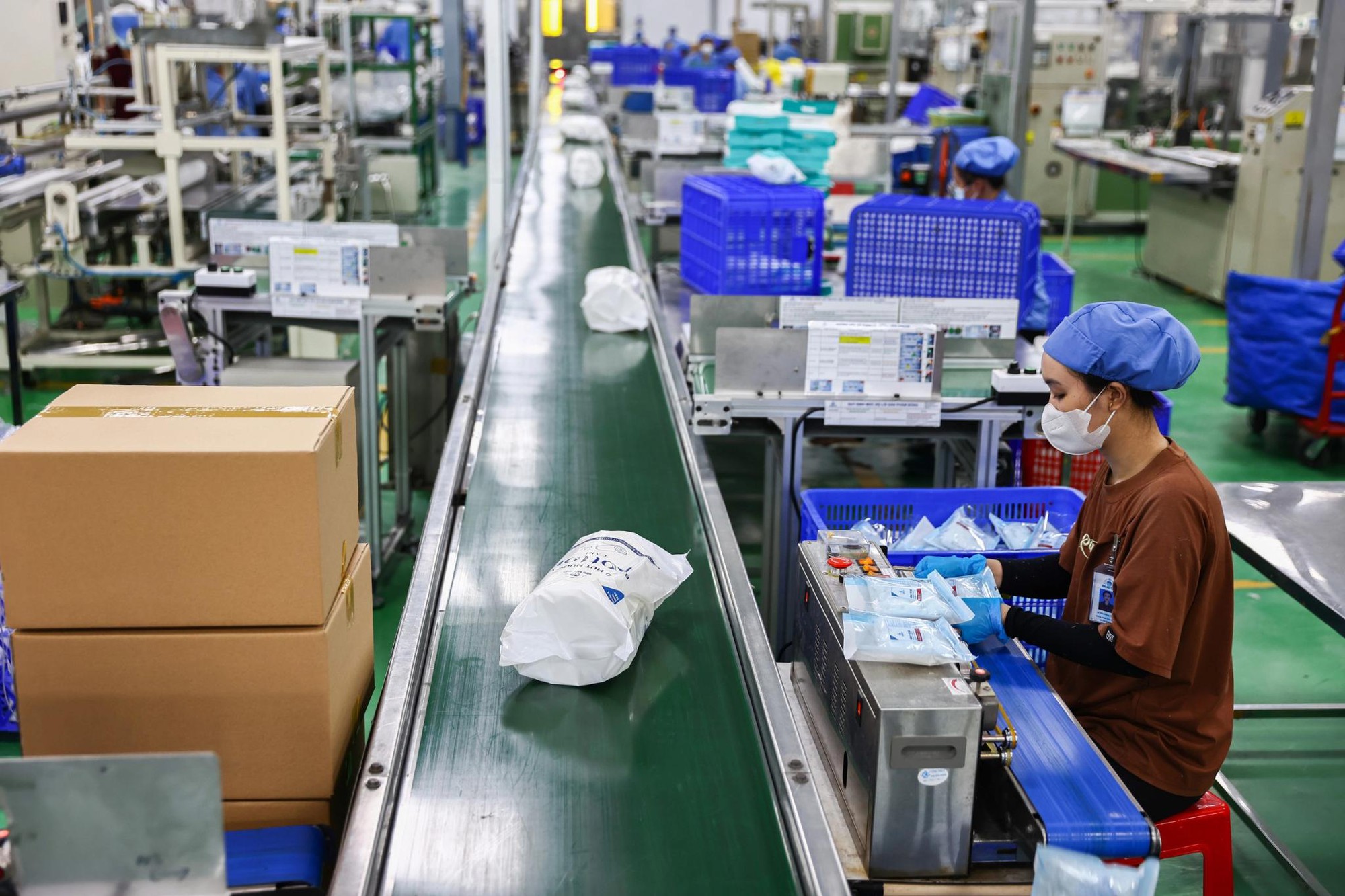 Sự hồi sinh mạnh mẽ của “tượng đài” bông y tế Việt- Ảnh 2. Sự hồi sinh mạnh mẽ của “tượng đài” bông y tế Việt- Ảnh 2.