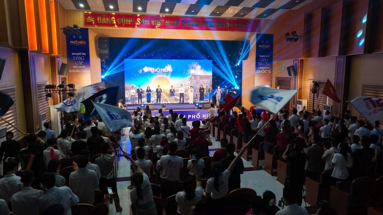 Gần 500 chiến binh sales tham dự lễ kick off dự án Phố Hiến City - Ảnh 1. Gần 500 chiến binh sales tham dự lễ kick off dự án Phố Hiến City - Ảnh 1.