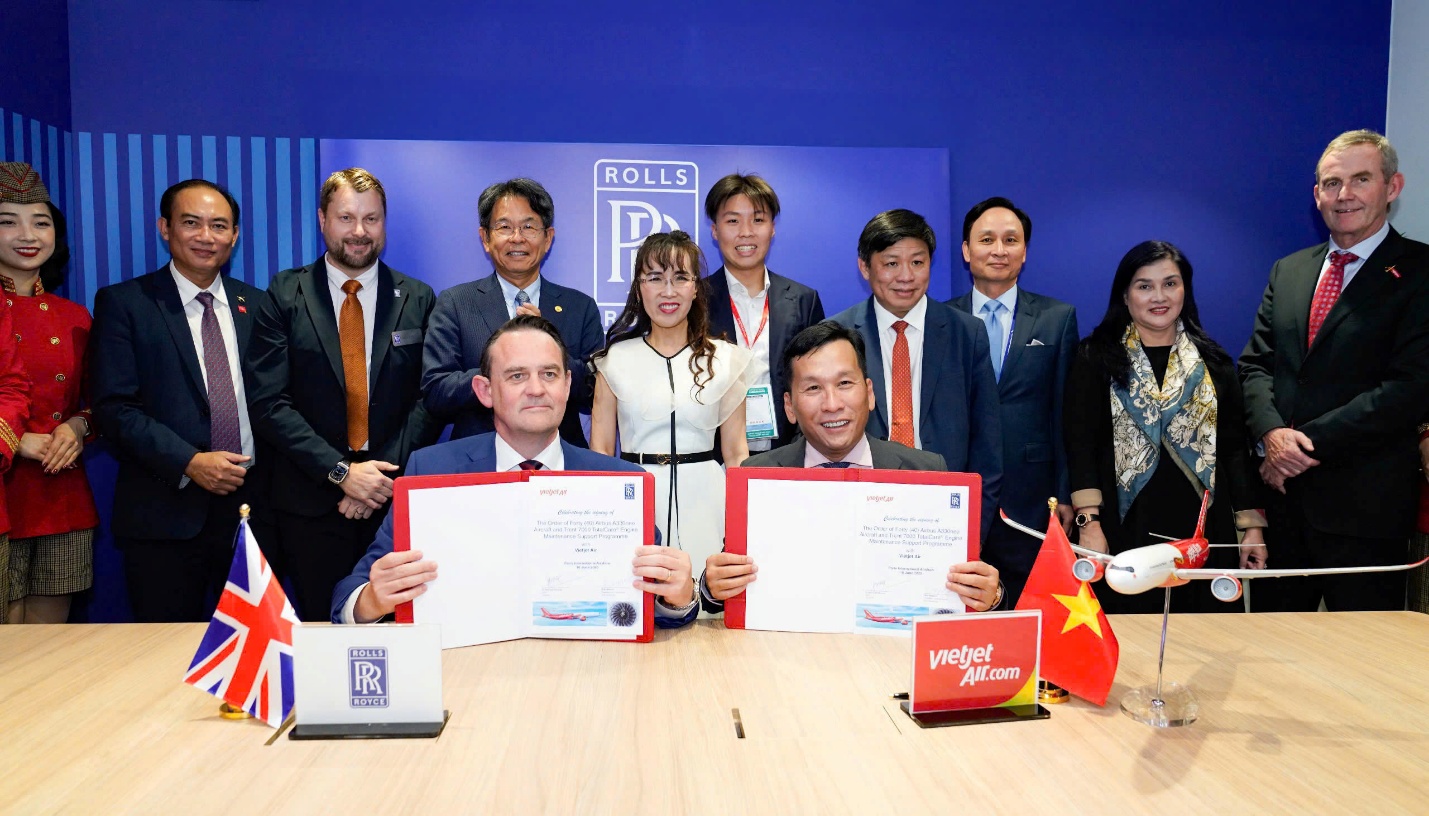 Vietjet ký đơn hàng mới 40 động cơ Trent 7000 với Rolls-Royce- Ảnh 1. Vietjet ký đơn hàng mới 40 động cơ Trent 7000 với Rolls-Royce- Ảnh 1.