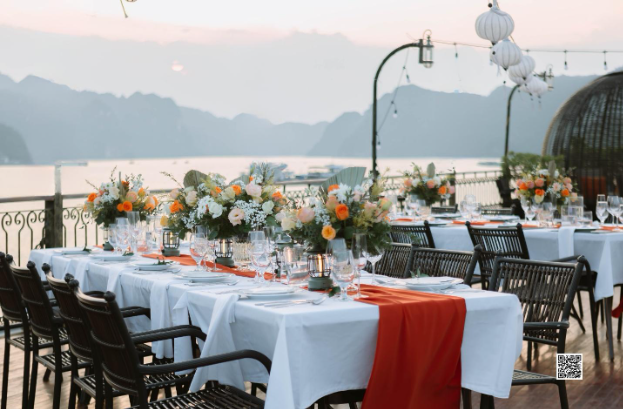 Gợi ý thuê trọn một du thuyền – xu hướng nghỉ dưỡng "chất" cho hè mới mẻ- Ảnh 3.