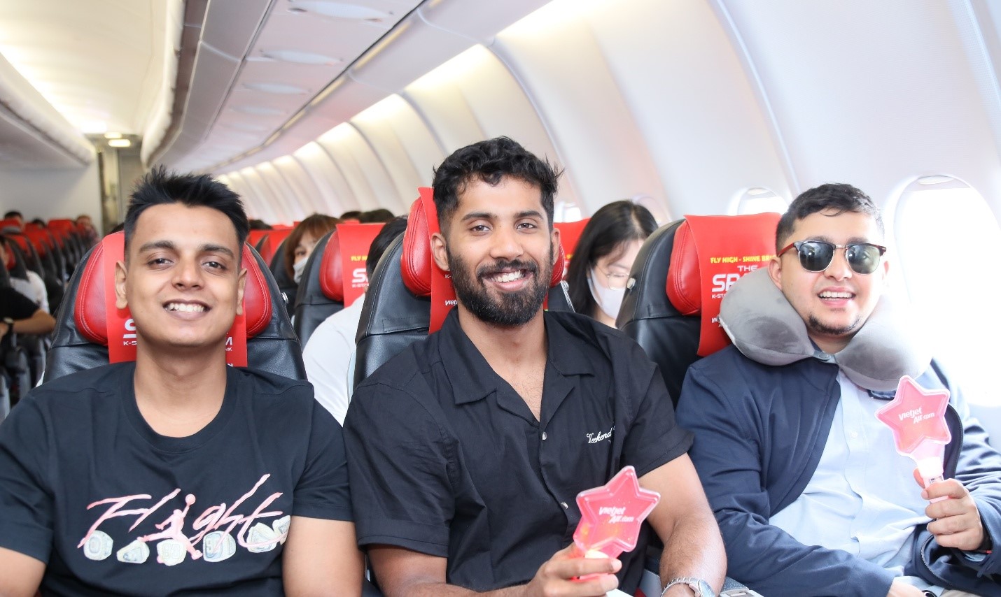 Trải nghiệm không khí đại nhạc hội ngay từ chuyến bay Vietjet đến K-Star Spark Hà Nội - Ảnh 5. Trải nghiệm không khí đại nhạc hội ngay từ chuyến bay Vietjet đến K-Star Spark Hà Nội - Ảnh 5.