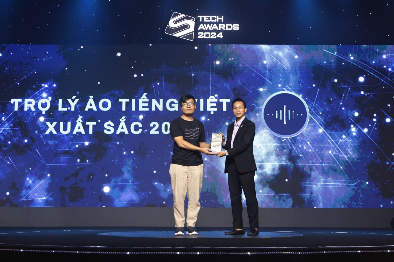 Chủ tịch VNG: "Chúng tôi tự hào làm chủ công nghệ từ con số 0"- Ảnh 2. Chủ tịch VNG: "Chúng tôi tự hào làm chủ công nghệ từ con số 0"- Ảnh 2.