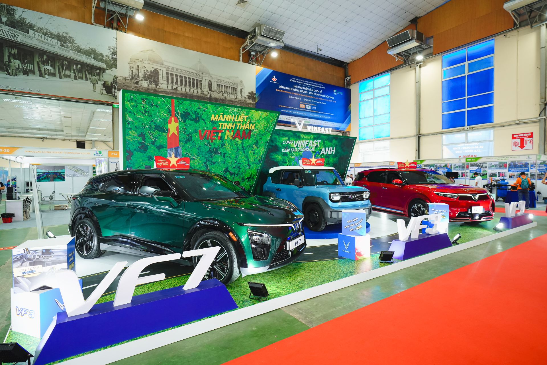 Dàn xe điện VinFast trở thành tâm điểm tại Entech Hanoi 2025- Ảnh 2. Dàn xe điện VinFast trở thành tâm điểm tại Entech Hanoi 2025- Ảnh 2.
