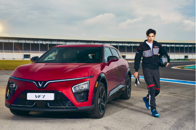 VinFast VF 7 - Mẫu SUV điện "đốt mắt" khách hàng trẻ- Ảnh 1.
