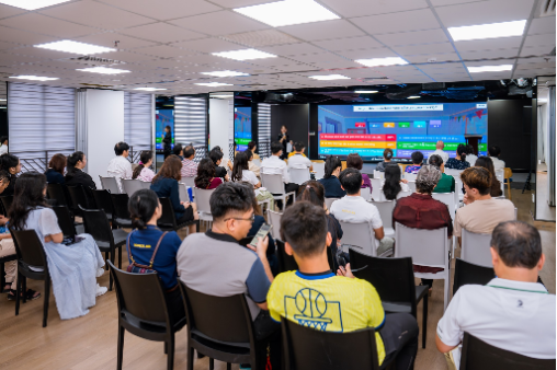 Phụ huynh học sinh lớp 10 và chiến lược chọn trường- Ảnh 1. Phụ huynh học sinh lớp 10 và chiến lược chọn trường- Ảnh 1.