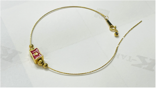 Charm vàng 18k Quốc kỳ Việt Nam dịp 30/4 và 2/9 được mọi lứa tuổi yêu thích- Ảnh 3.