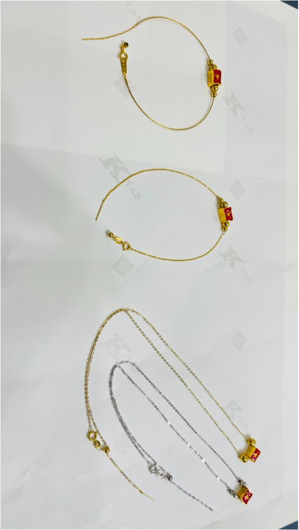 Charm vàng 18k Quốc kỳ Việt Nam dịp 30/4 và 2/9 được mọi lứa tuổi yêu thích- Ảnh 4.