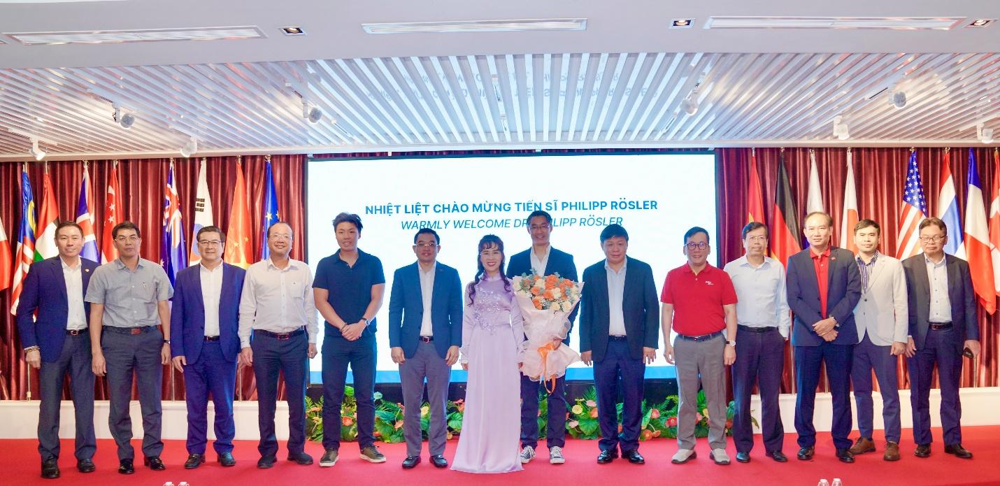 Tiến sĩ Philipp Rösler – Nguyên Phó Thủ tướng Đức gia nhập Vietjet- Ảnh 2. Tiến sĩ Philipp Rösler – Nguyên Phó Thủ tướng Đức gia nhập Vietjet- Ảnh 2.