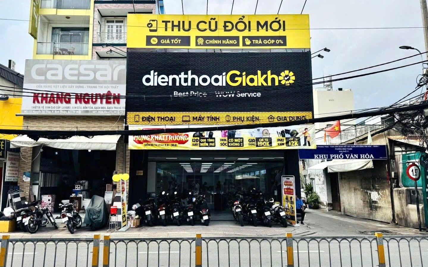 Điện Thoại Giá Kho khai trương cửa hàng mới tại Quận 7 với không gian trải nghiệm hiện đại