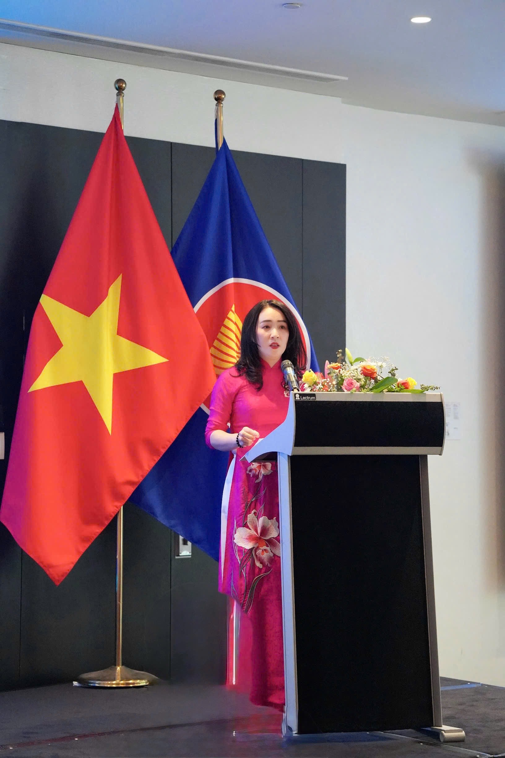 MB đồng hành cùng kiều bào kết nối Việt Nam và châu Âu- Ảnh 1. MB đồng hành cùng kiều bào kết nối Việt Nam và châu Âu- Ảnh 1.