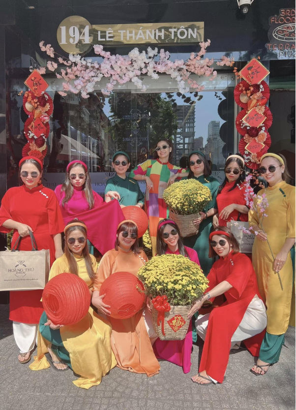 Lấp lánh hơn ba thập kỷ, Hoàng Thứ Jewelry kết tạo trang sức cho viên chủ tỏa sáng- Ảnh 2. Lấp lánh hơn ba thập kỷ, Hoàng Thứ Jewelry kết tạo trang sức cho viên chủ tỏa sáng- Ảnh 2.