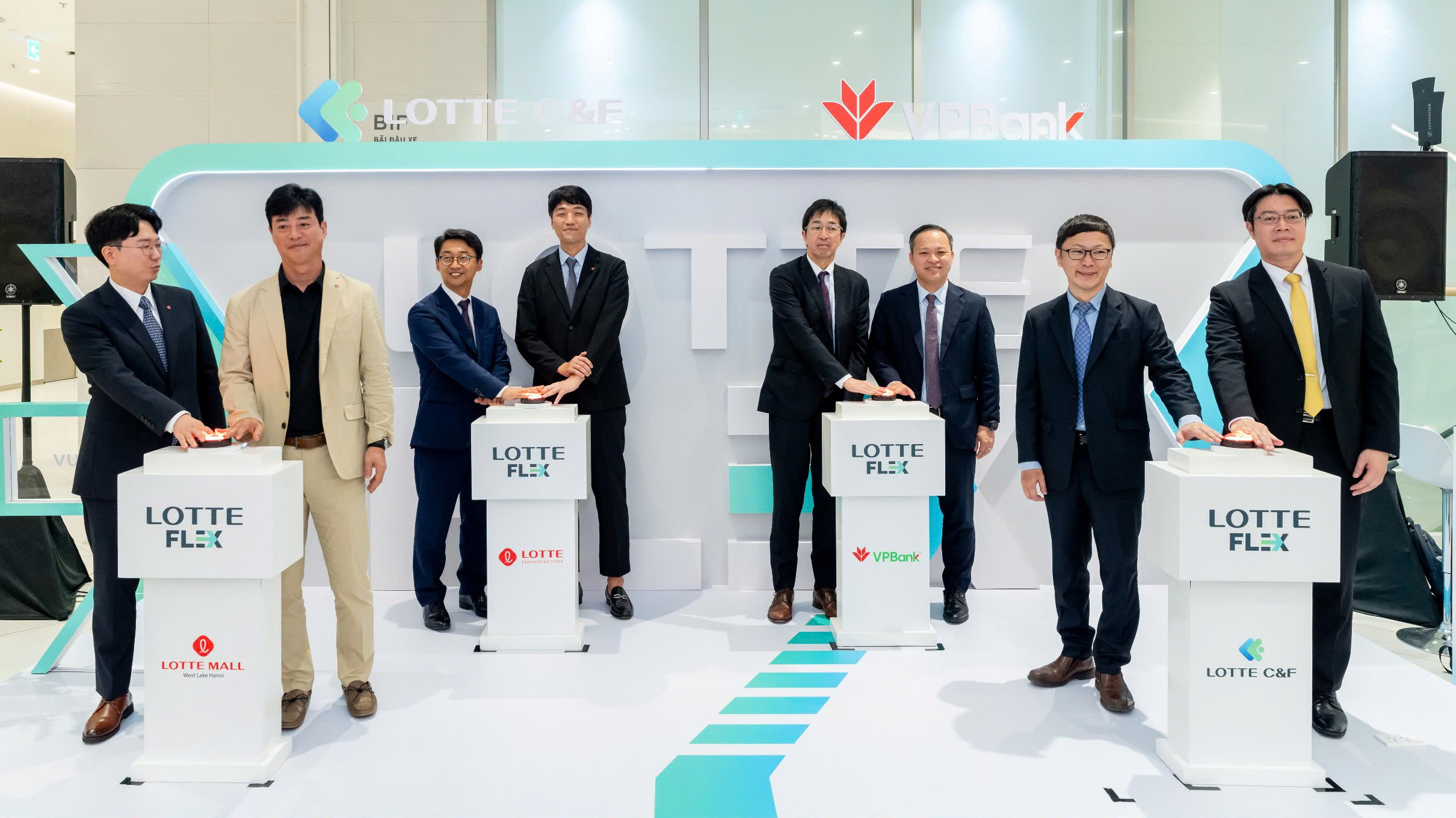 VPBank và LOTTE C&F đánh dấu cột mốc hợp tác mới, gia tăng trải nghiệm khách hàng - Ảnh 1. VPBank và LOTTE C&F đánh dấu cột mốc hợp tác mới, gia tăng trải nghiệm khách hàng - Ảnh 1.