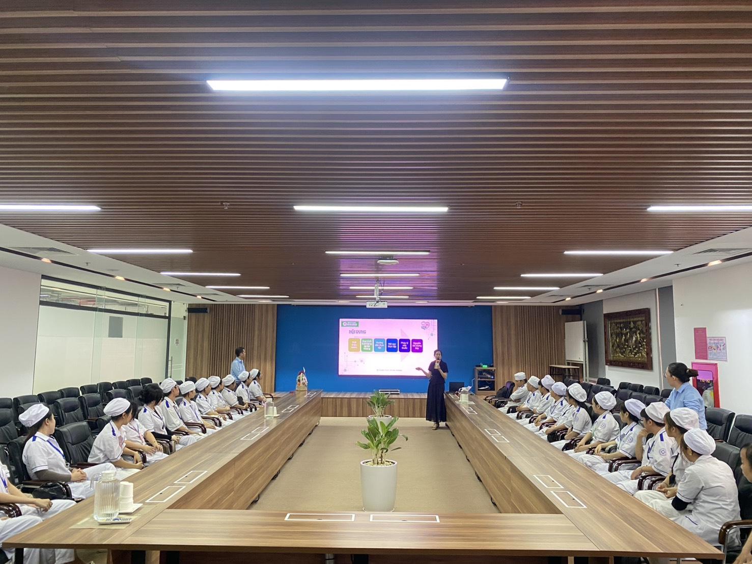 Nhà thuốc An Khang chung tay đào tạo và mở rộng cơ hội việc làm cho sinh viên Dược toàn quốc - Ảnh 1. Nhà thuốc An Khang chung tay đào tạo và mở rộng cơ hội việc làm cho sinh viên Dược toàn quốc - Ảnh 1.