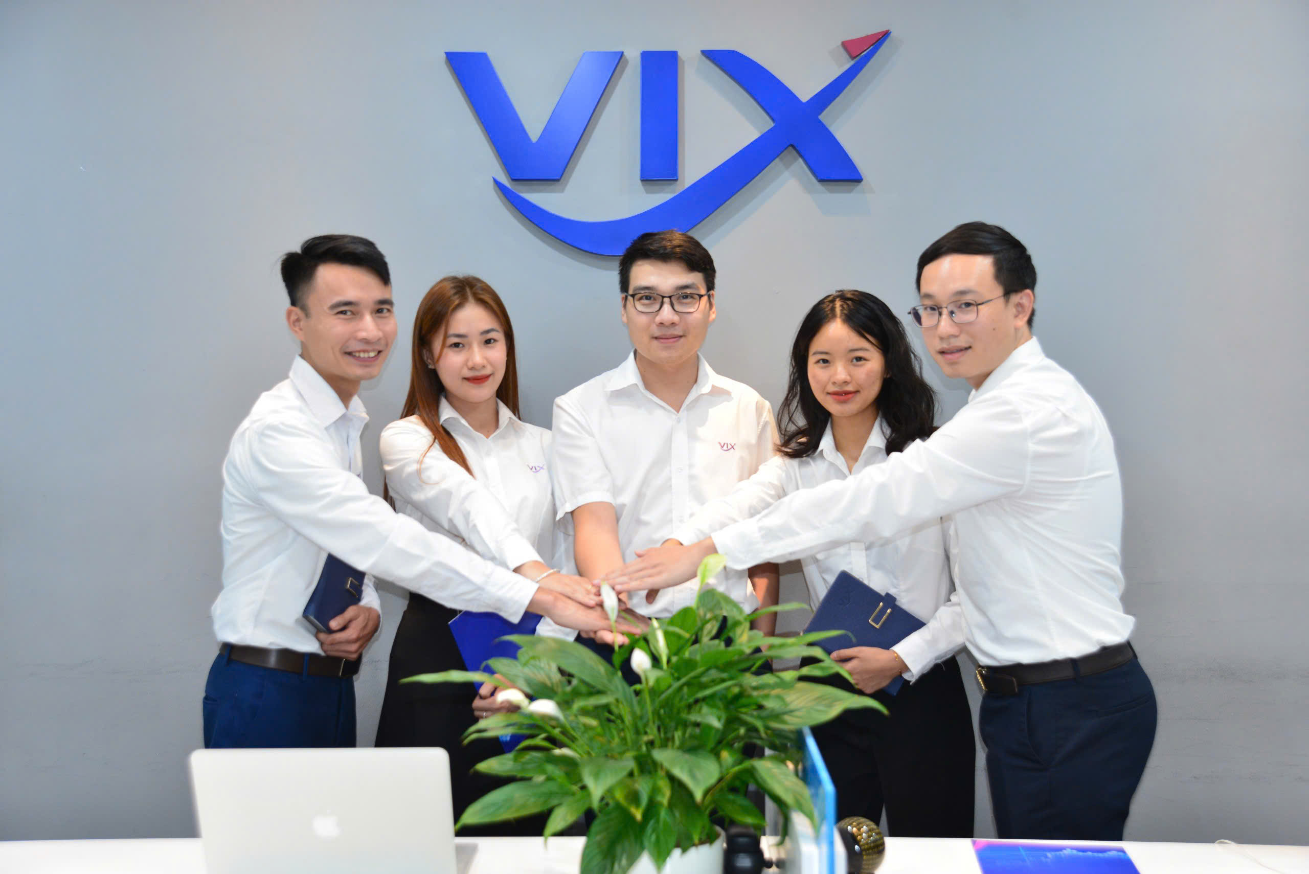 Chứng khoán VIX: Lợi nhuận tăng trưởng vượt bậc, 6 tháng vượt mục tiêu cả năm- Ảnh 1. Chứng khoán VIX: Lợi nhuận tăng trưởng vượt bậc, 6 tháng vượt mục tiêu cả năm- Ảnh 1.