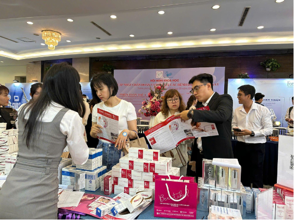 Giảm "phí tổn da liễu" cho mọi người: Giải pháp không corticoid giá hợp lý- Ảnh 3.