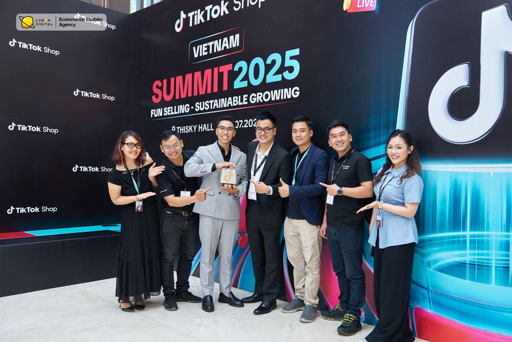 Lemon Digital được vinh danh "TSP Partner Of The Year" tại TikTok Shop Vietnam Summit- Ảnh 1.