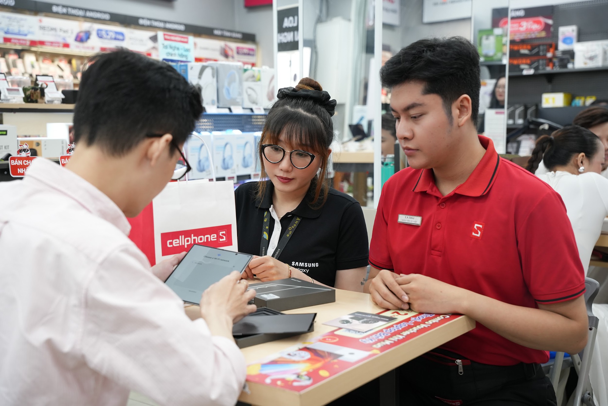 CellphoneS mở bán Galaxy Z Fold7 Flip7, ưu đãi 5 triệu kèm nhiều quà tặng- Ảnh 2.