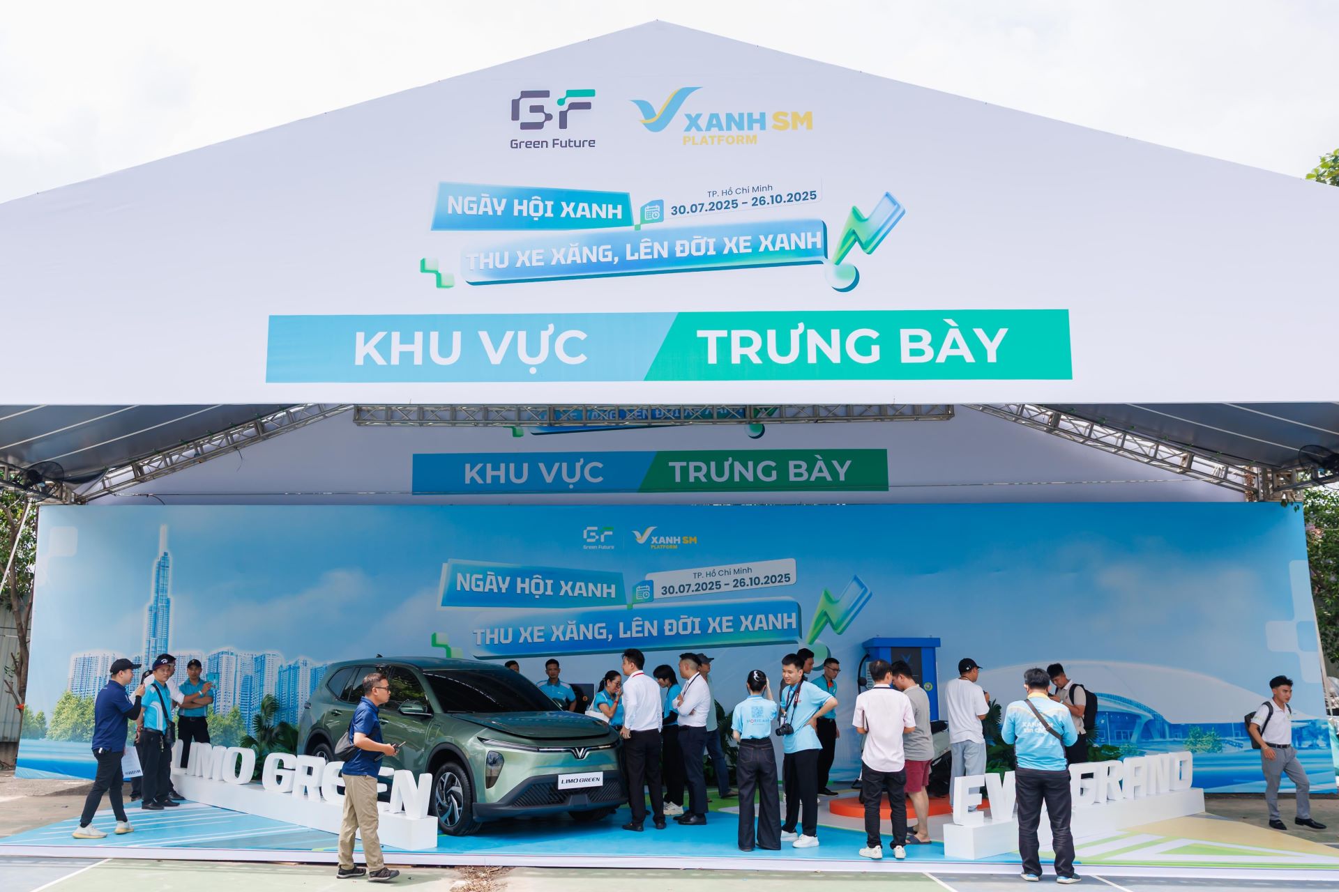 Bác tài TP.HCM lên đời xe xanh quá dễ dàng tại “Ngày hội xanh” - Ảnh 1. Bác tài TP.HCM lên đời xe xanh quá dễ dàng tại “Ngày hội xanh” - Ảnh 1.
