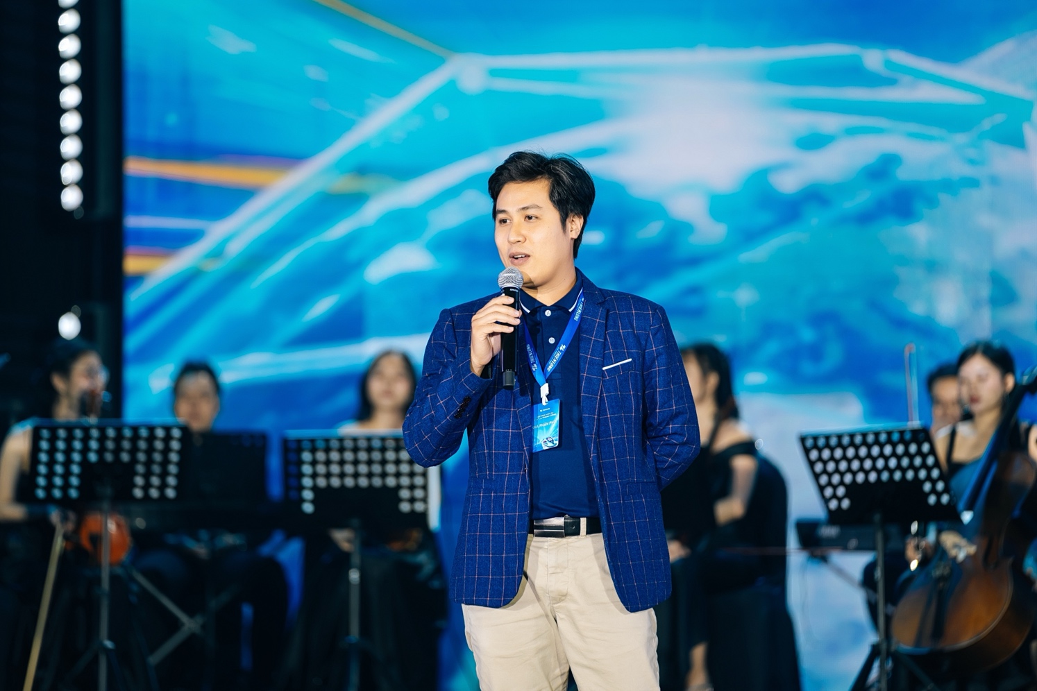 Thiên Long và 1.000 Khách hàng “Vượt sóng vươn tầm - Kết nối thành công” tại Đà Nẵng- Ảnh 4. Thiên Long và 1.000 Khách hàng “Vượt sóng vươn tầm - Kết nối thành công” tại Đà Nẵng- Ảnh 4.
