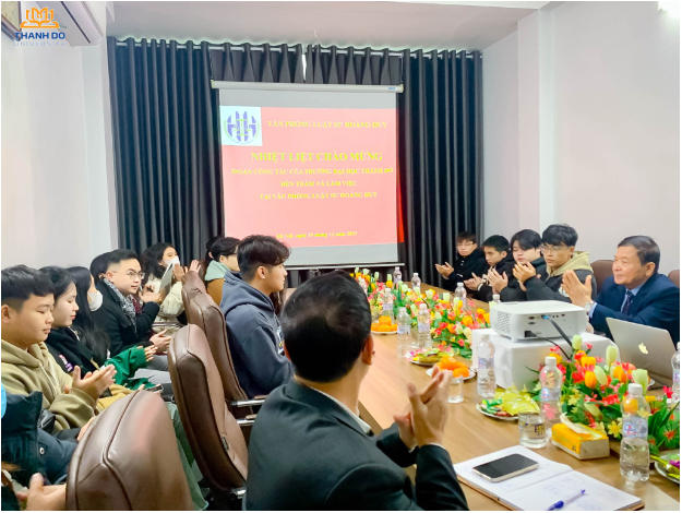 Ngành Luật tại Trường Đại học Thành Đô – Học thực chiến qua những phiên tòa giả định - Ảnh 4. Ngành Luật tại Trường Đại học Thành Đô – Học thực chiến qua những phiên tòa giả định - Ảnh 4.