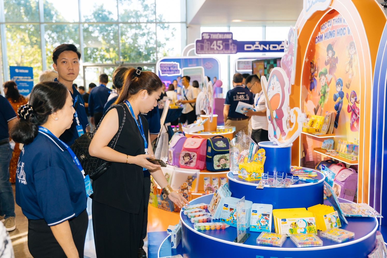 Thiên Long và 1.000 Khách hàng “Vượt sóng vươn tầm - Kết nối thành công” tại Đà Nẵng- Ảnh 10. Thiên Long và 1.000 Khách hàng “Vượt sóng vươn tầm - Kết nối thành công” tại Đà Nẵng- Ảnh 10.