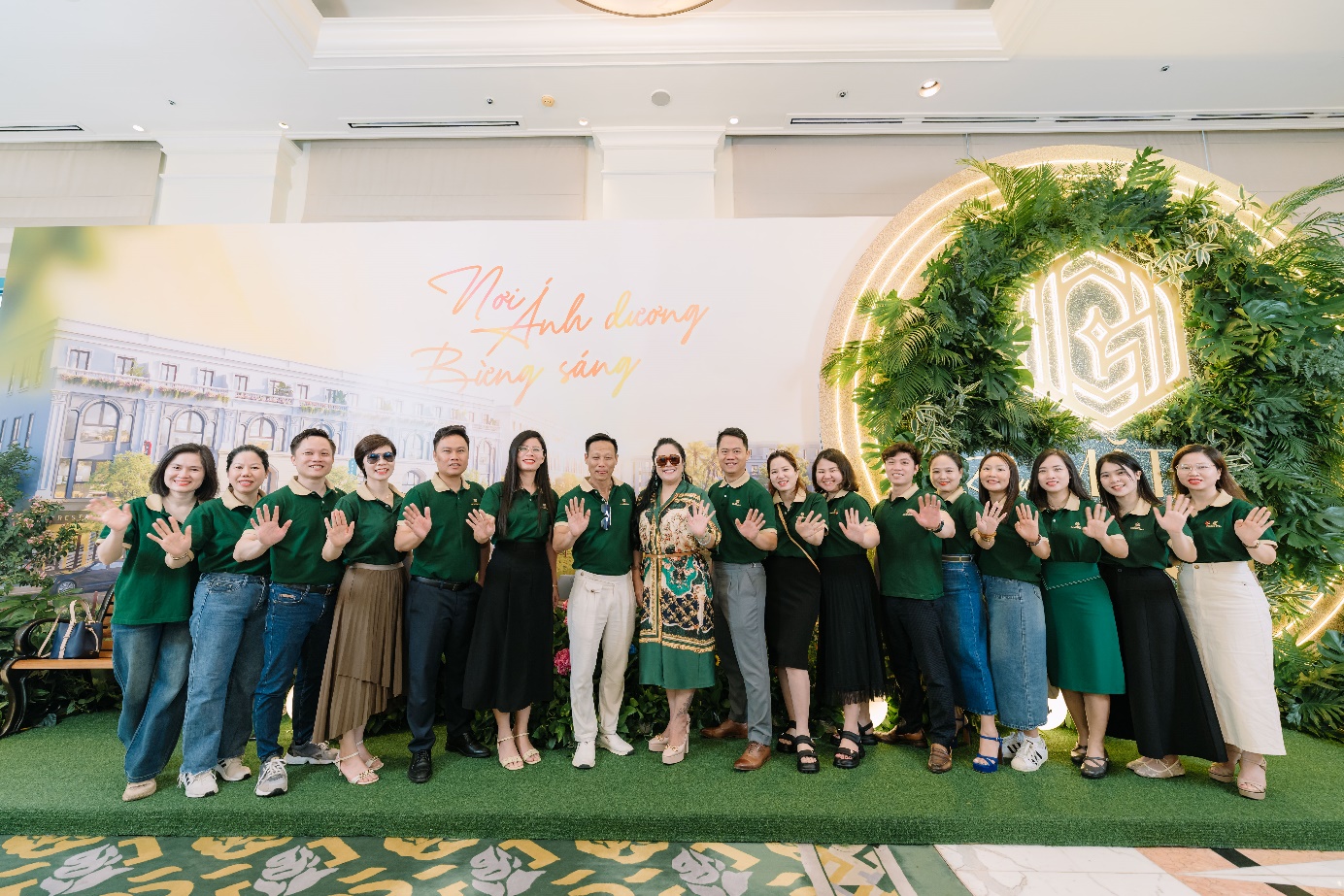 Bùng nổ sự kiện ráp căn Khu Mặt Trời Vinhomes Golden City - Ảnh 4.