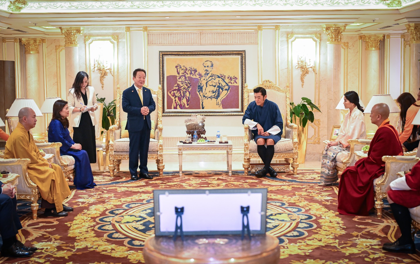 Quốc vương Bhutan và Hoàng hậu tới thăm Tập đoàn T&T Group- Ảnh 1. Quốc vương Bhutan và Hoàng hậu tới thăm Tập đoàn T&T Group- Ảnh 1.