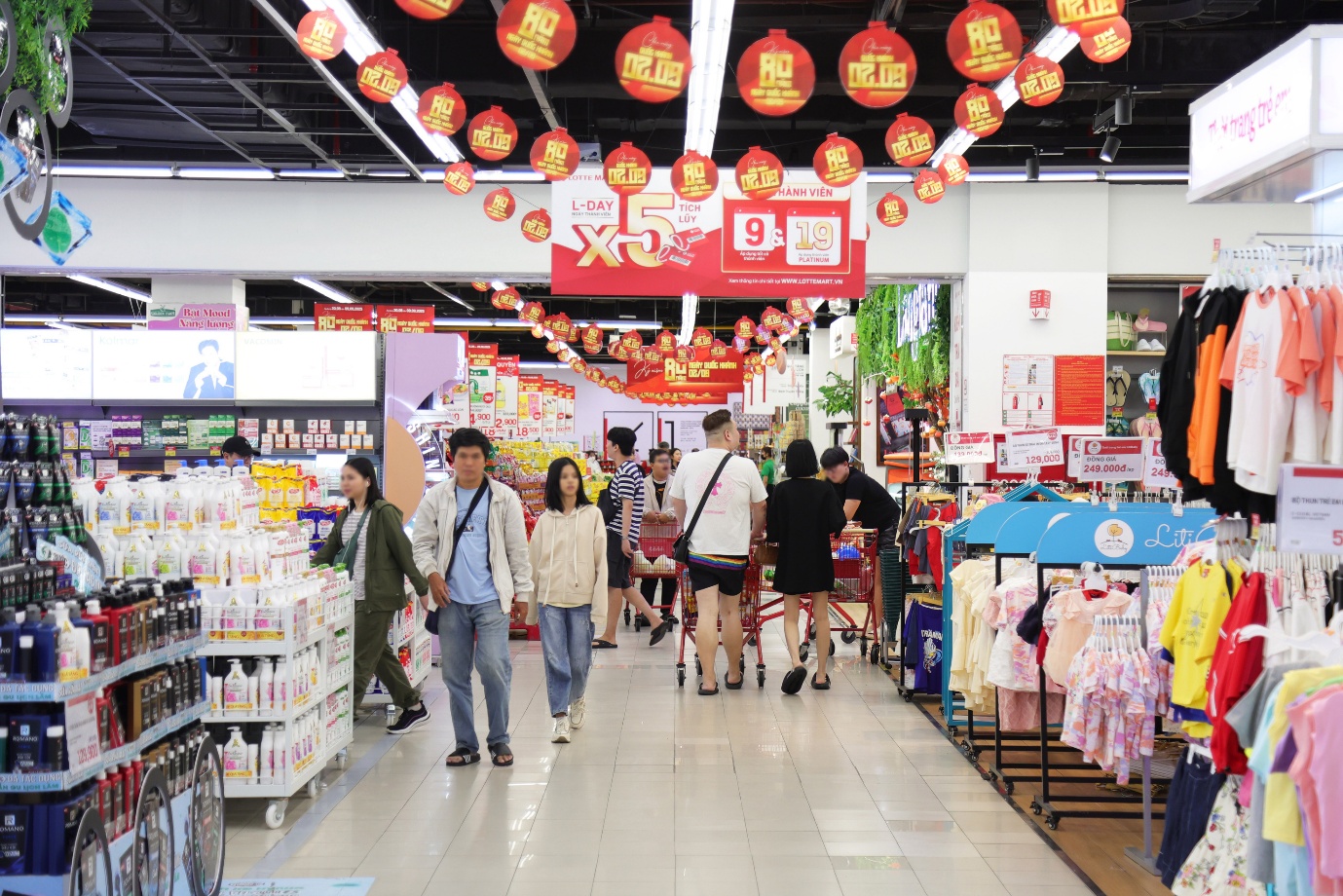 “Đại tiệc” mua sắm 2/9 tại LOTTE MART: Ưu đãi lớn, lan tỏa niềm tự hào Việt - Ảnh 2.