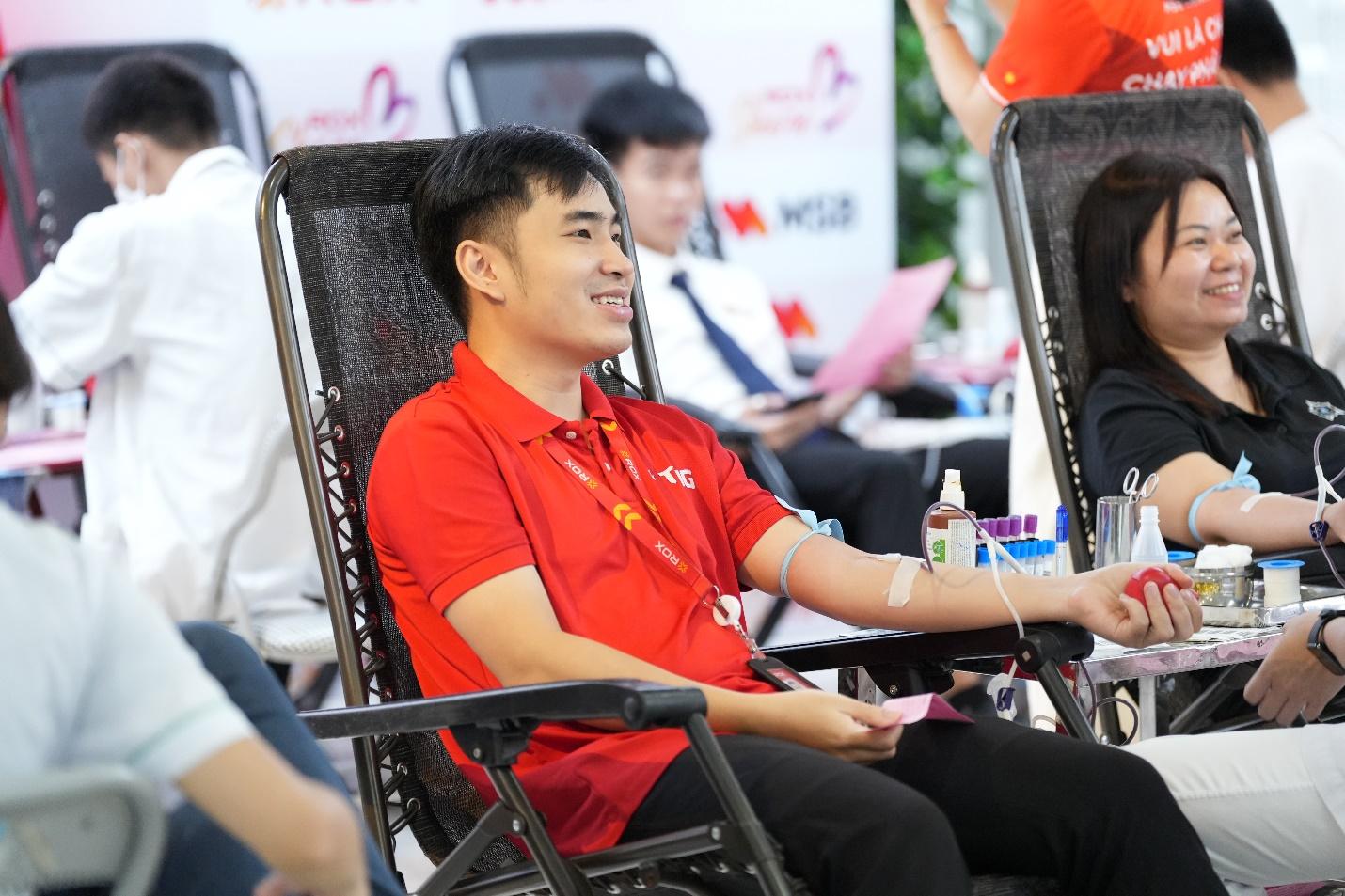 Giọt thương 2025: CBNV ROX Group chung tay hiến máu, lan tỏa giá trị sống đẹp- Ảnh 4. Giọt thương 2025: CBNV ROX Group chung tay hiến máu, lan tỏa giá trị sống đẹp- Ảnh 4.