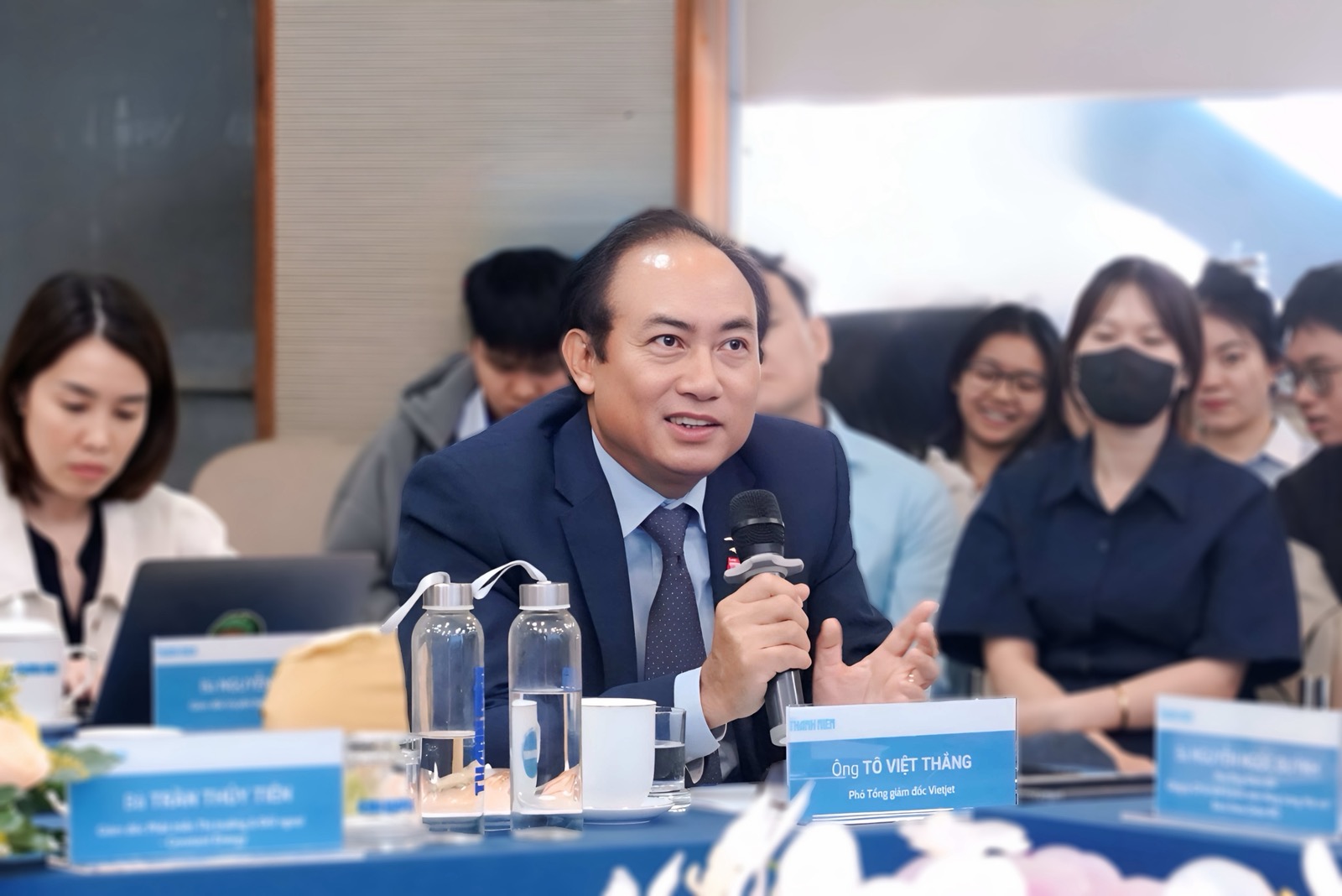 Phó Tổng giám đốc Thường trực Vietjet: Muốn giảm dấu chân carbon của mình, hãy chọn bay Vietjet- Ảnh 2. Phó Tổng giám đốc Thường trực Vietjet: Muốn giảm dấu chân carbon của mình, hãy chọn bay Vietjet- Ảnh 2.