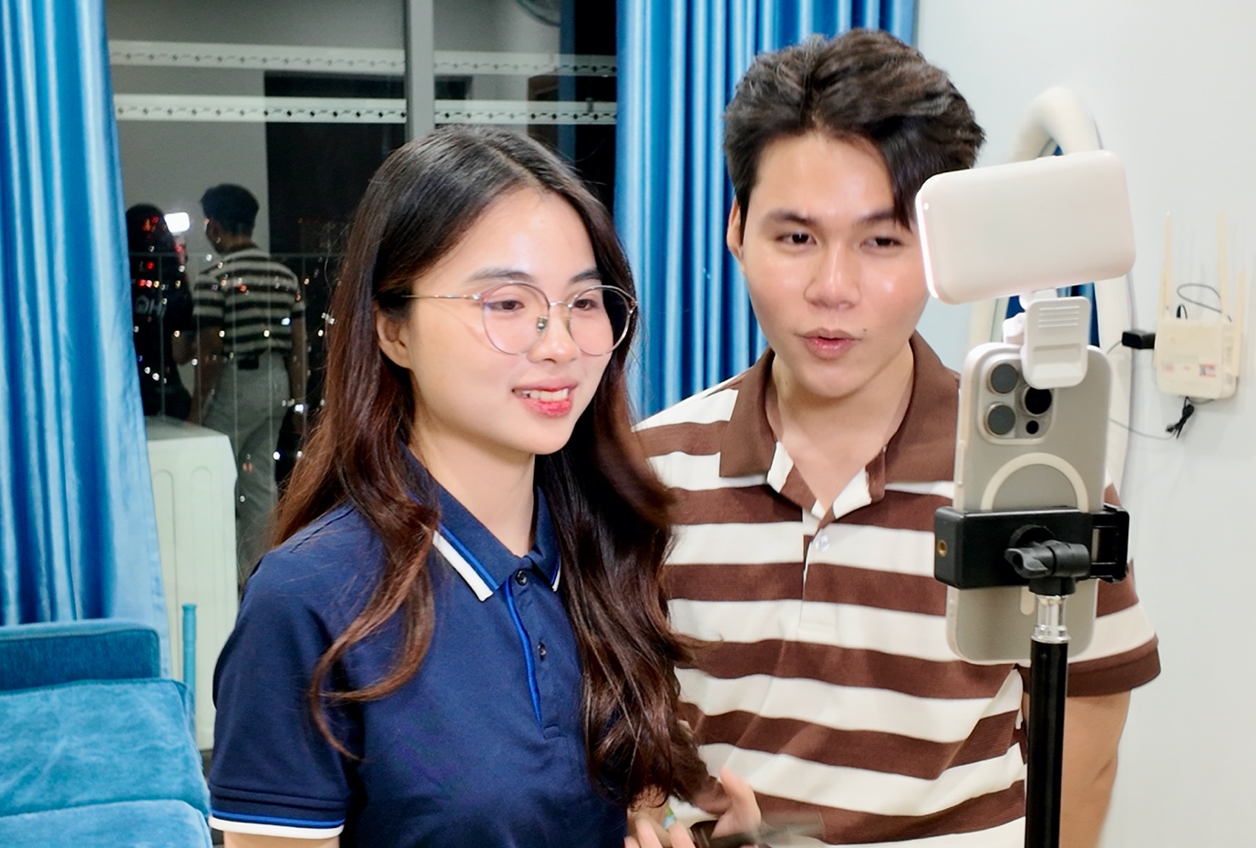 iHouzz chốt hàng trăm đơn thuê căn hộ trong 3 giờ livestream - Ảnh 1.