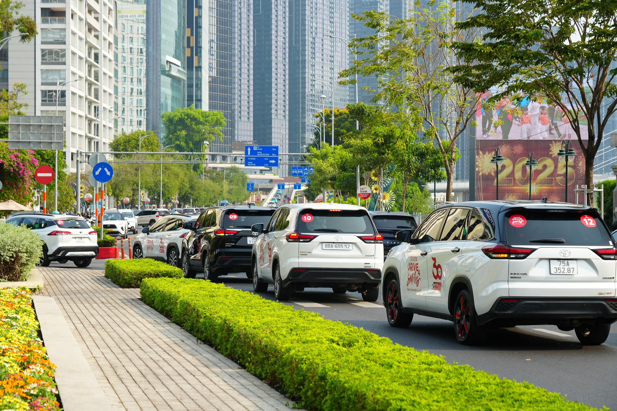 Đẩy mạnh dải sản phẩm xe xanh, Toyota tung hàng loạt “deal hời” trong tháng 8- Ảnh 1. Đẩy mạnh dải sản phẩm xe xanh, Toyota tung hàng loạt “deal hời” trong tháng 8- Ảnh 1.