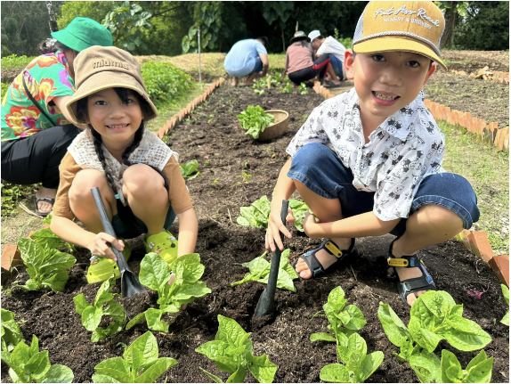 "Chơi mà học – Học mà vui: tuổi thơ về với Trà Sư"- Ảnh 2. "Chơi mà học – Học mà vui: tuổi thơ về với Trà Sư"- Ảnh 2.