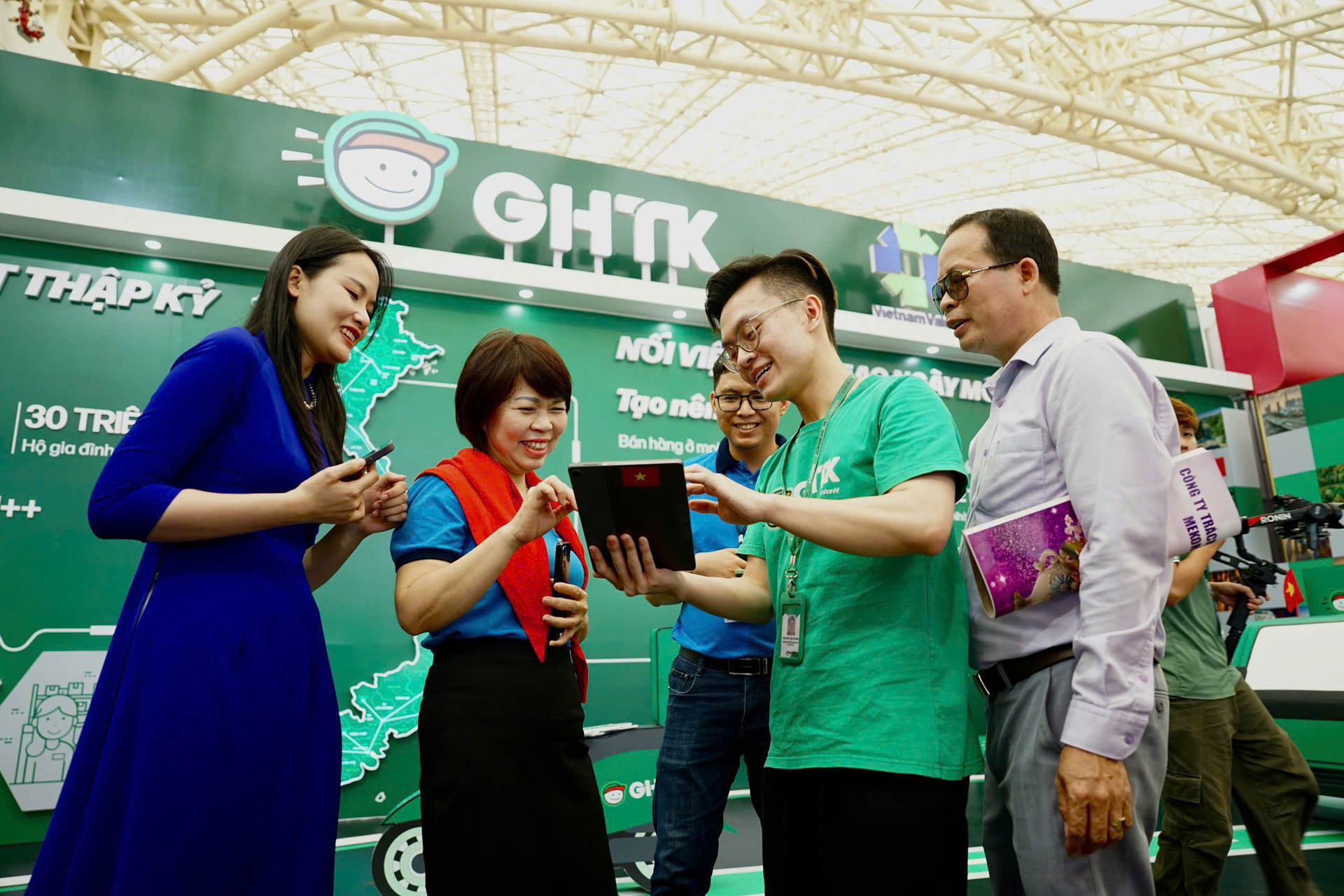 GHTK tại Triển lãm 80 năm – Khởi nghiệp kiến quốc - Ảnh 1. GHTK tại Triển lãm 80 năm – Khởi nghiệp kiến quốc - Ảnh 1.