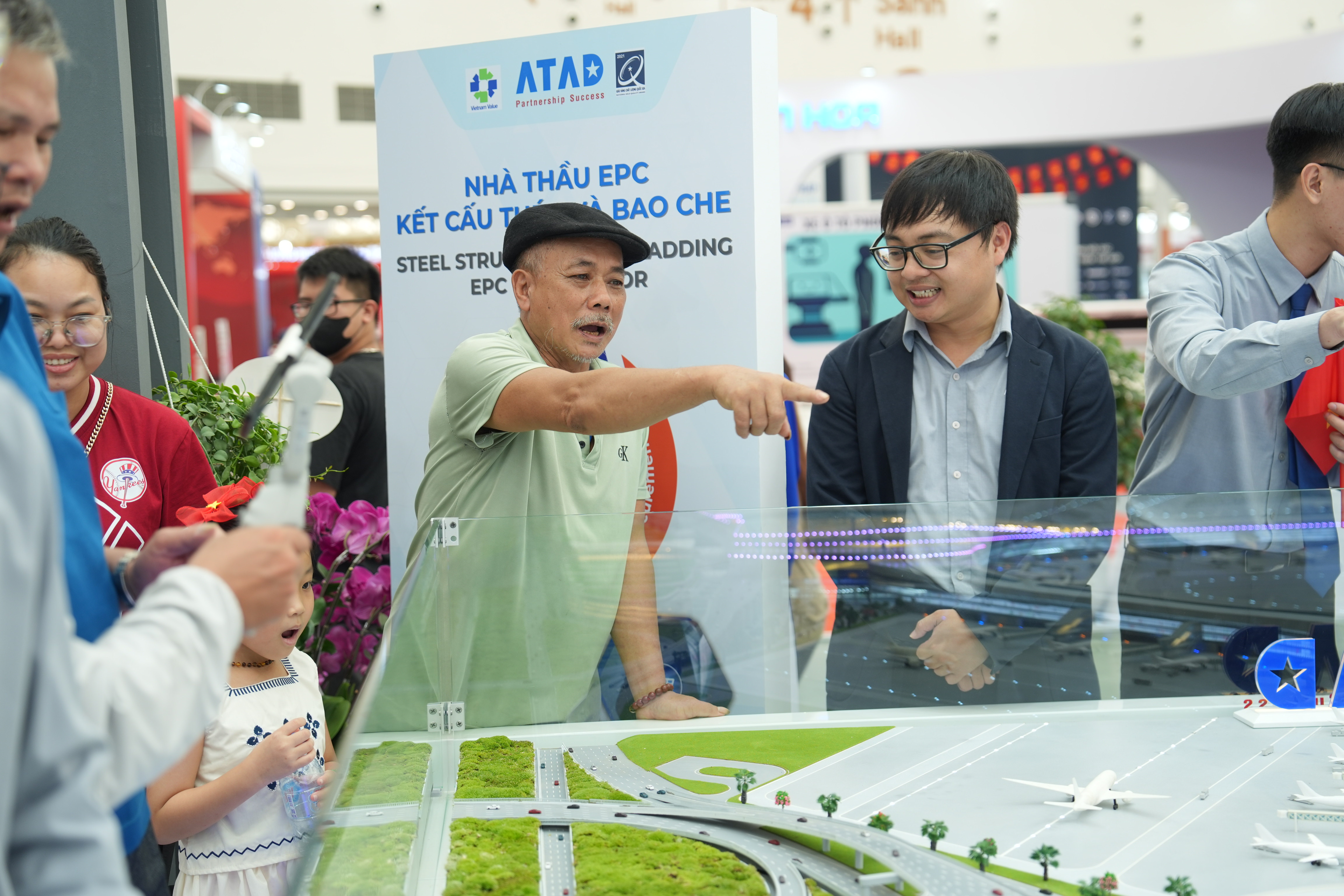 Kết cấu thép trên đường hội nhập- Ảnh 3. Kết cấu thép trên đường hội nhập- Ảnh 3.