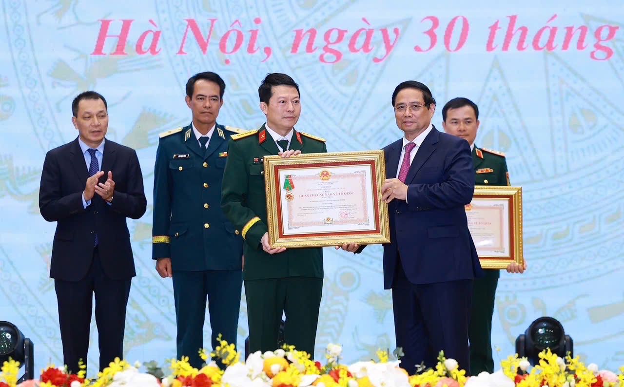 MB vinh dự đón nhận Huân chương Bảo vệ Tổ quốc hạng Nhất- Ảnh 1. MB vinh dự đón nhận Huân chương Bảo vệ Tổ quốc hạng Nhất- Ảnh 1.