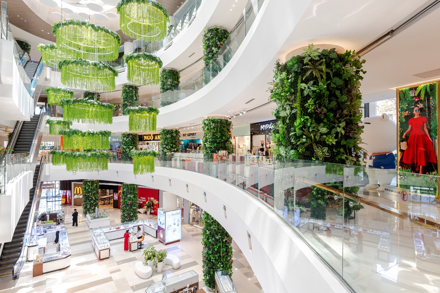 A&B Shopping Mall tái định vị hướng tới TTTM giàu bản sắc tại Khánh Hòa- Ảnh 1. A&B Shopping Mall tái định vị hướng tới TTTM giàu bản sắc tại Khánh Hòa- Ảnh 1.