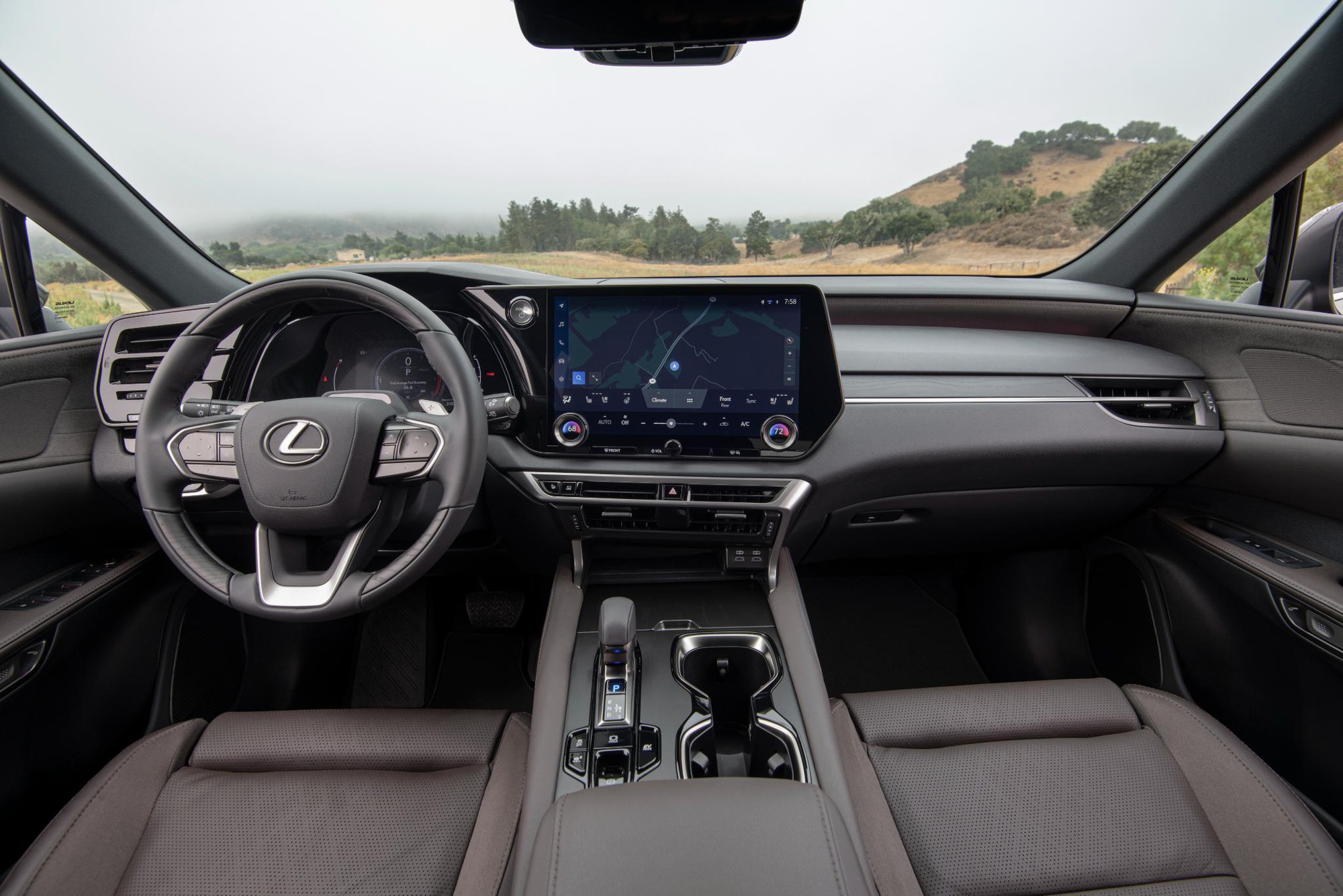 Lexus RX 350h trong mắt kiến trúc sư: Khi chiếc xe cũng trở thành một không gian sống- Ảnh 1. Lexus RX 350h trong mắt kiến trúc sư: Khi chiếc xe cũng trở thành một không gian sống- Ảnh 1.