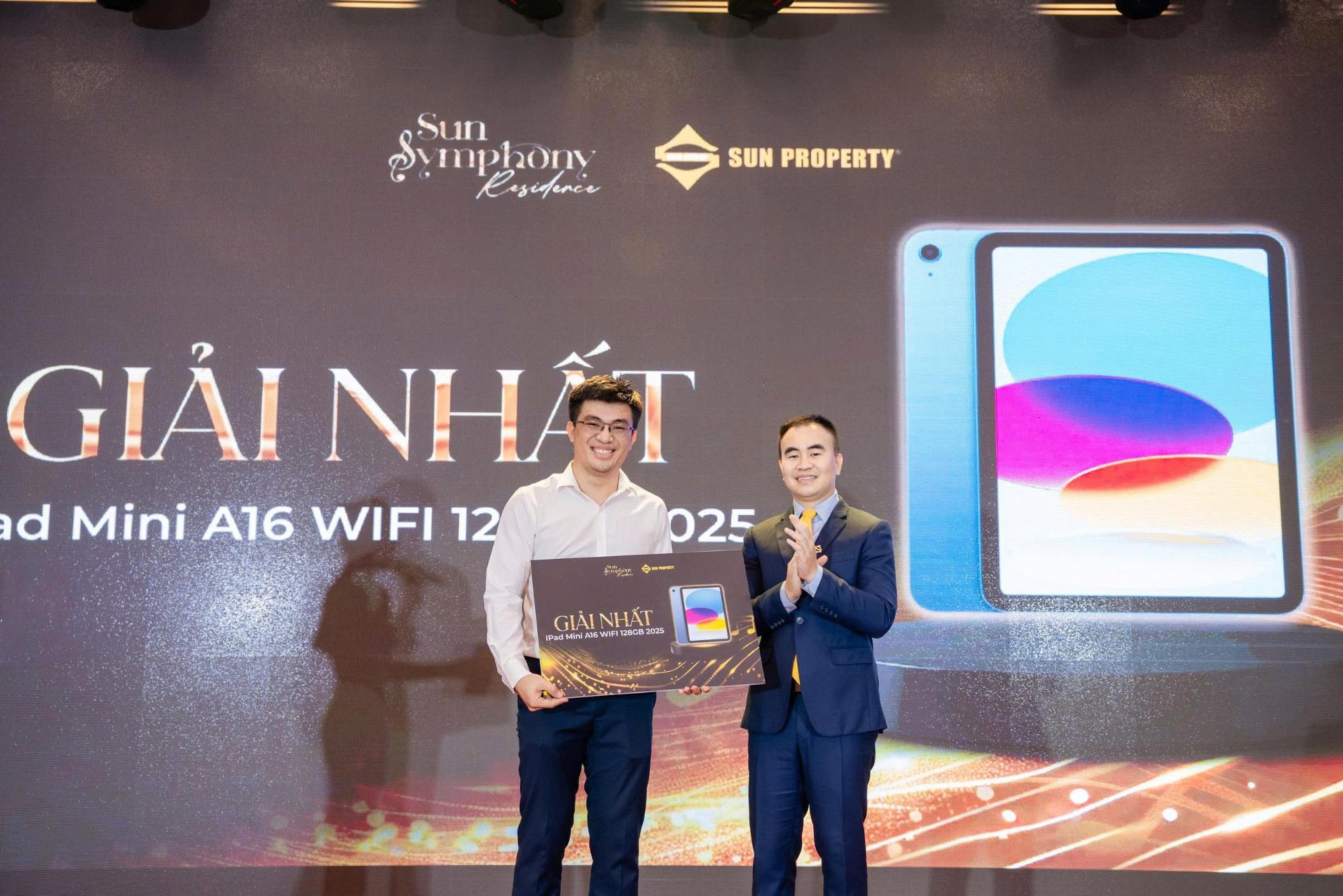 Lộ diện sản phẩm cuối cùng trong BST khối đế - THE SYMPHONY - Ảnh 3. Lộ diện sản phẩm cuối cùng trong BST khối đế - THE SYMPHONY - Ảnh 3.