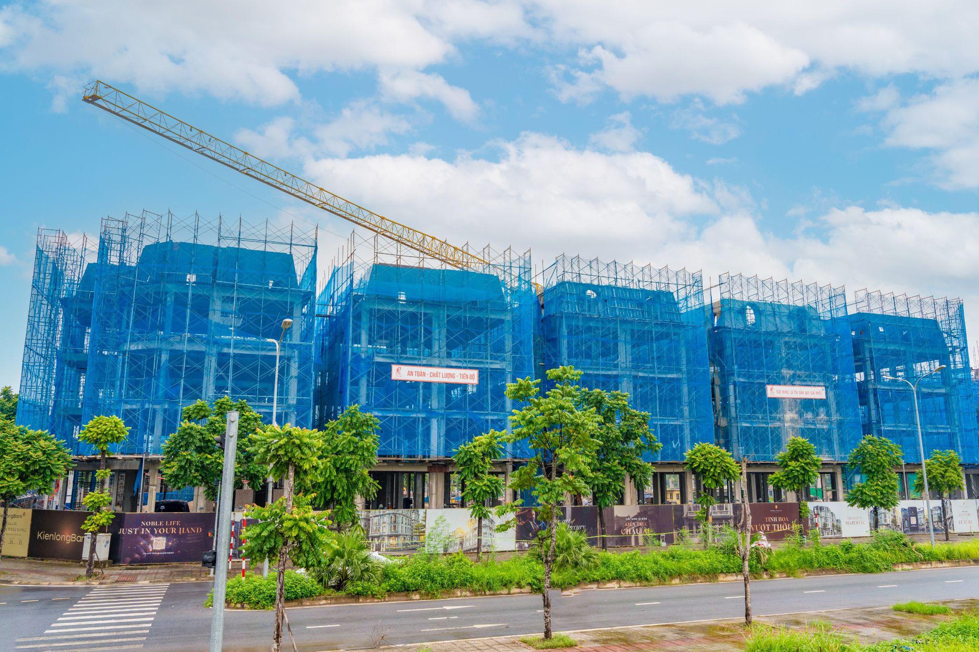 Biệt thự gần 70 tỷ được đặt giá thành công trên livestream 5/8 của Sunshine Group - Ảnh 4. Biệt thự gần 70 tỷ được đặt giá thành công trên livestream 5/8 của Sunshine Group - Ảnh 4.
