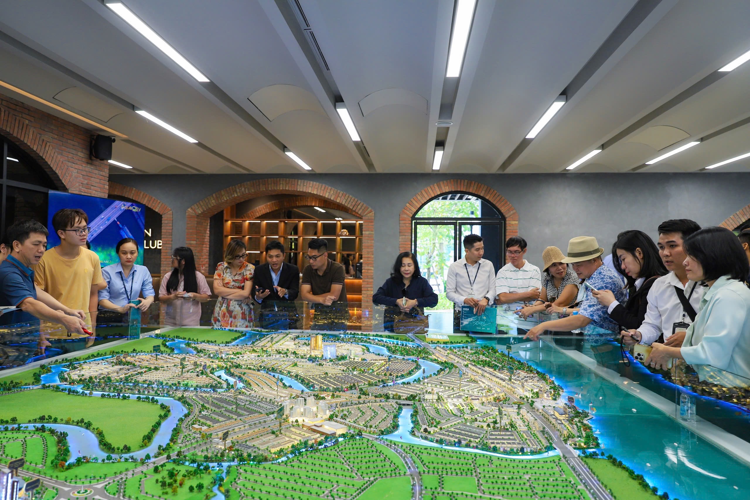 Aqua City tăng tốc phát triển sau loạt thông tin tích cực- Ảnh 2.