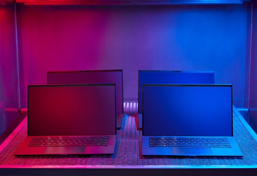 ASUS ExpertBook có bền không: Gập mở 11 năm không hỏng, nước đổ vào không “xi nhê”- Ảnh 2. ASUS ExpertBook có bền không: Gập mở 11 năm không hỏng, nước đổ vào không “xi nhê”- Ảnh 2.
