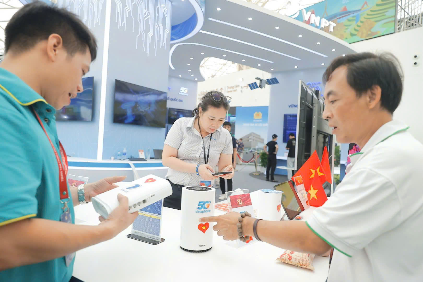 VNPT được trao giải “Không gian trưng bày tiêu biểu” tại Triển lãm Thành tựu đất nước- Ảnh 2.