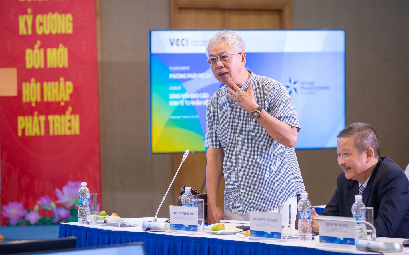 VCCI "bắt tay" tập đoàn lớn xây dựng Báo cáo Kinh tế tư nhân thường niên: Phá rào cản, khơi thông nguồn lực để doanh nghiệp bứt phá- Ảnh 5.