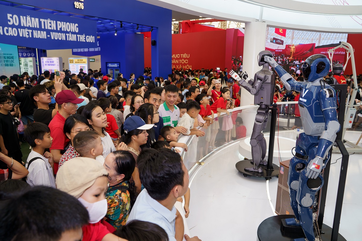 Vingroup nhận giải thưởng "Không gian trưng bày tiêu biểu" tại Triển lãm Thành tựu đất nước- Ảnh 2.