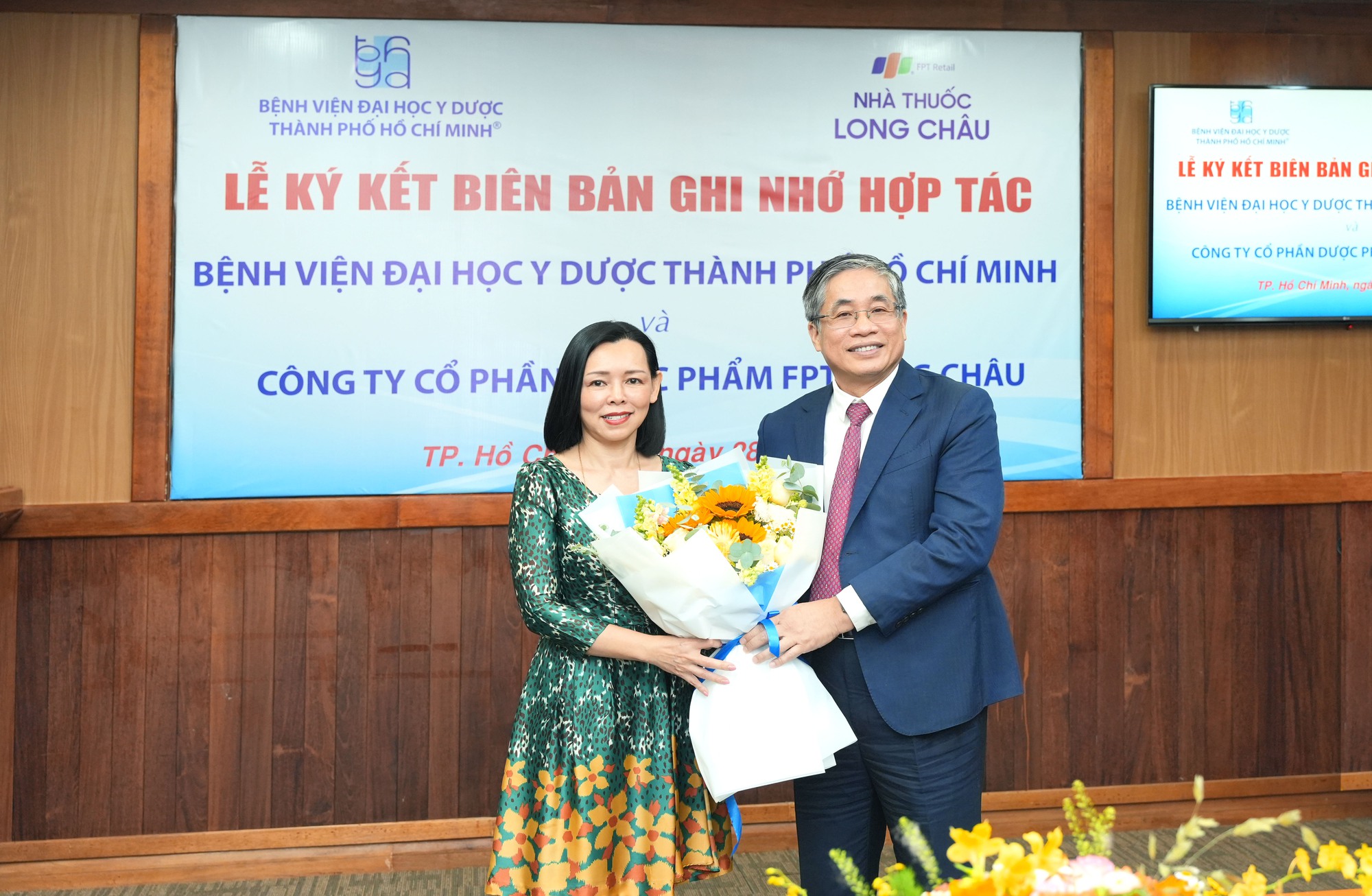 Long Châu hợp tác chiến lược toàn diện cùng Bệnh viện Đại học Y Dược Thành phố Hồ Chí Minh- Ảnh 1. Long Châu hợp tác chiến lược toàn diện cùng Bệnh viện Đại học Y Dược Thành phố Hồ Chí Minh- Ảnh 1.
