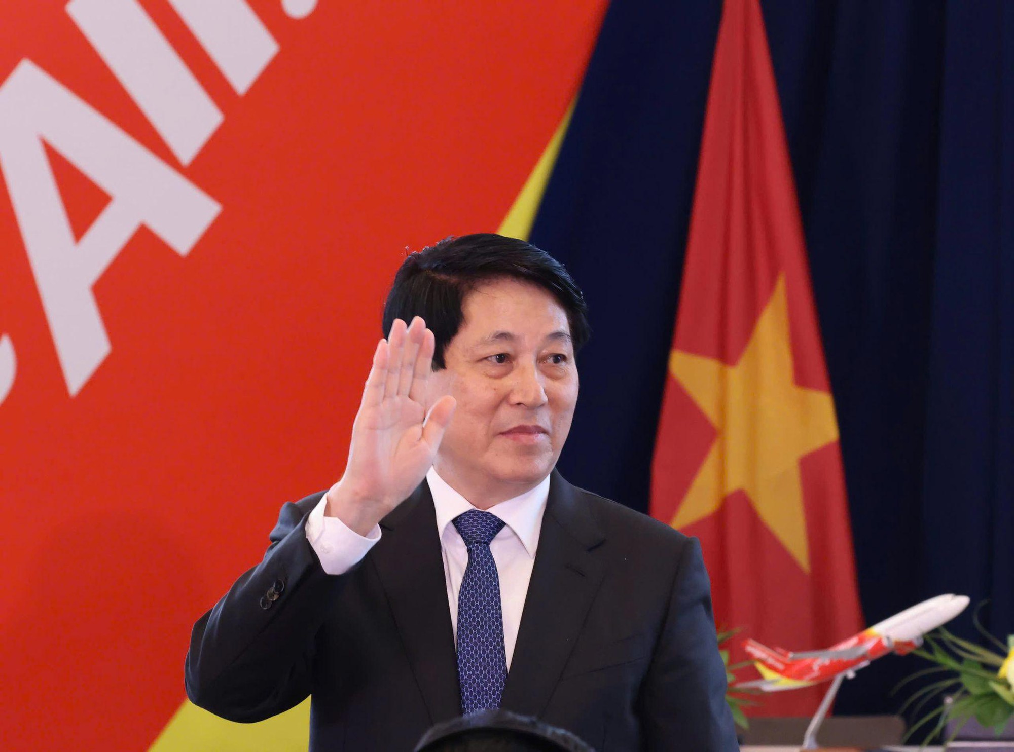 Chủ tịch nước chứng kiến Vietjet nhận bàn giao tàu bay Boeing đầu tiên- Ảnh 1. Chủ tịch nước chứng kiến Vietjet nhận bàn giao tàu bay Boeing đầu tiên- Ảnh 1.