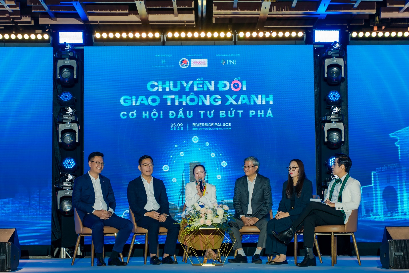 PNJ hợp tác cùng VinFast, GSM, V-Green thúc đẩy giao thông xanh trong doanh nghiệp- Ảnh 2.