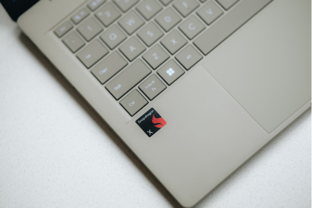 Chiếc laptop mỏng nhẹ, đủ pin, đủ bền, đủ cổng cho doanh nhân bận rộn- Ảnh 4. Chiếc laptop mỏng nhẹ, đủ pin, đủ bền, đủ cổng cho doanh nhân bận rộn- Ảnh 4.