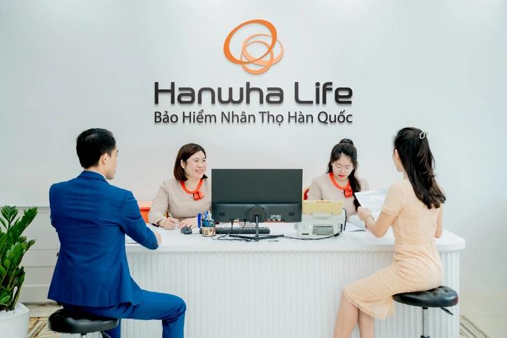 Hanwha Life ra mắt sản phẩm bảo hiểm liên kết đơn vị “Đồng Hành Sống Thỏa Chất”- Ảnh 1.